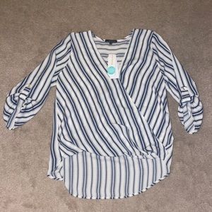 West Kei Allan Surplice Rolltab High-Low blouse with cinched front waist Size S